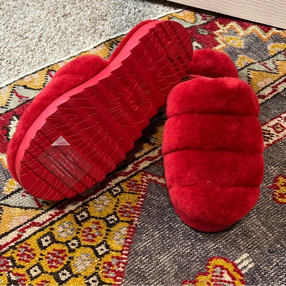 Ugg Fluffy - image 4